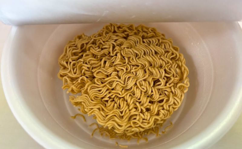 BASE YAKISOBA(ベースヤキソバ)のデメリット:若干量が少ない